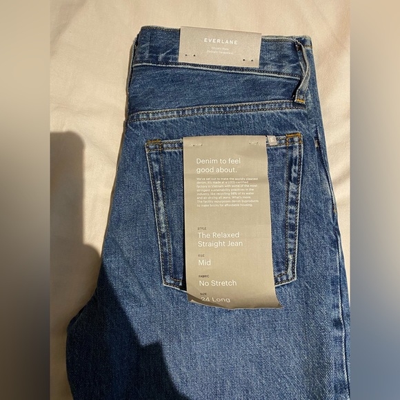 BNWT everlane relaxed straight leg medium wash denim - Picture 2 of 4